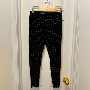 Old Navy Pixie Mid-Rise Black/White Dots Tapered Leg, Size 2 EXCELLENT CONDI…